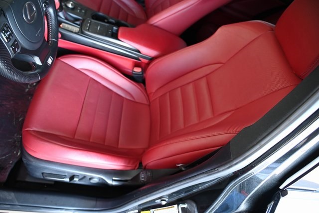 2022 Lexus IS 350 F SPORT photo 10