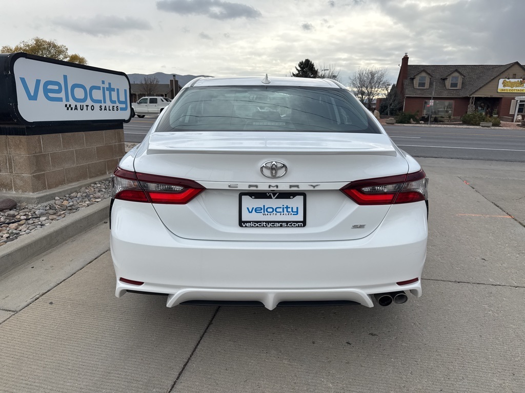 2024 Toyota Camry SE photo 4