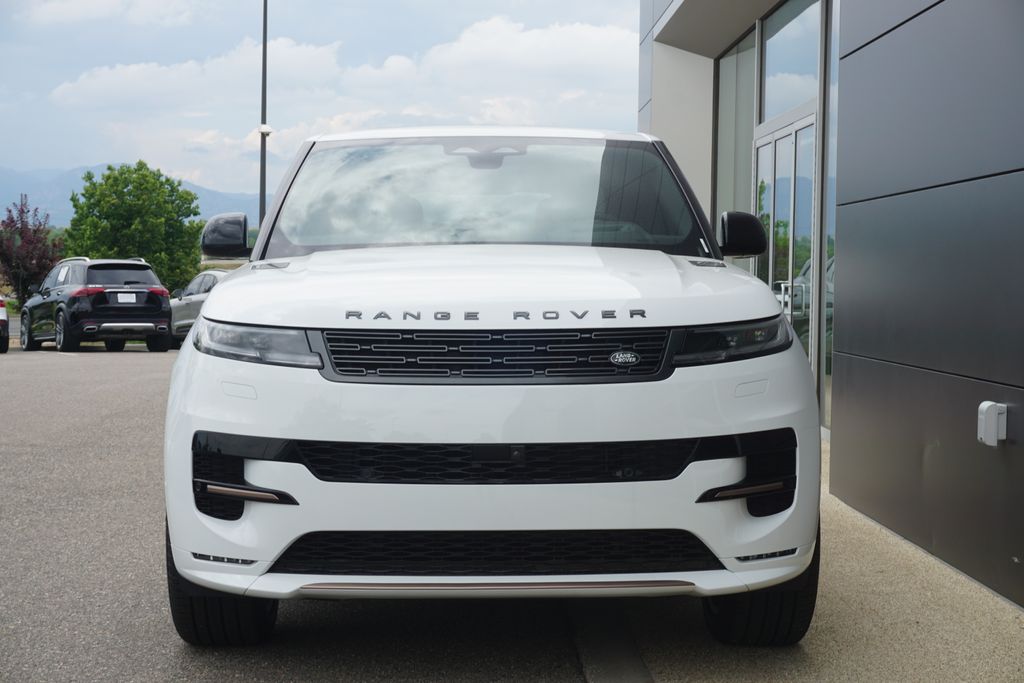 2025 Land Rover Range Rover Sport SE photo 4