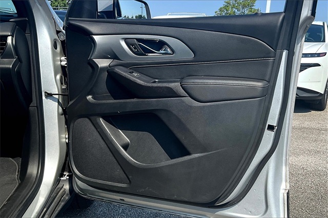 2022 Chevrolet Traverse Leather photo 25