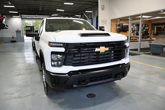 2026 Chevrolet Silverado 2500HD photo 3