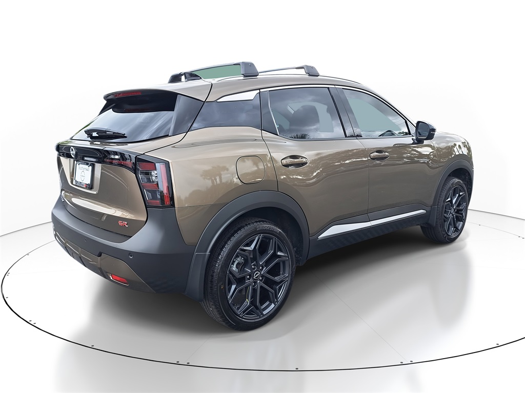 2026 Nissan Kicks SR photo 6