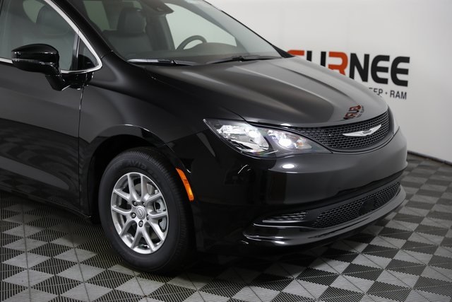 2026 Chrysler Voyager LX photo 24
