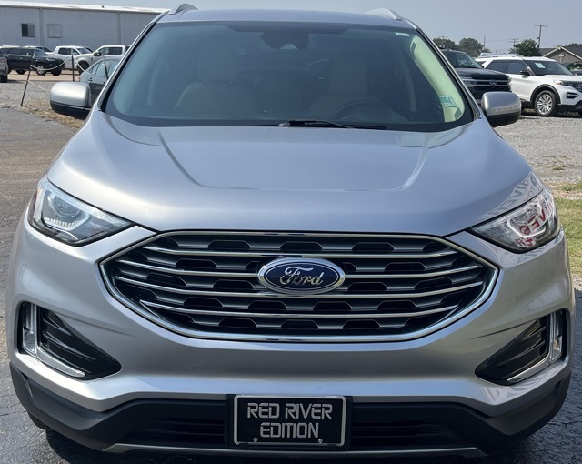 2021 Ford Edge SEL photo 2