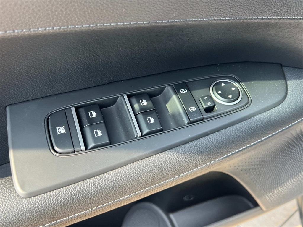 2022 Kia Forte GT-Line photo 13