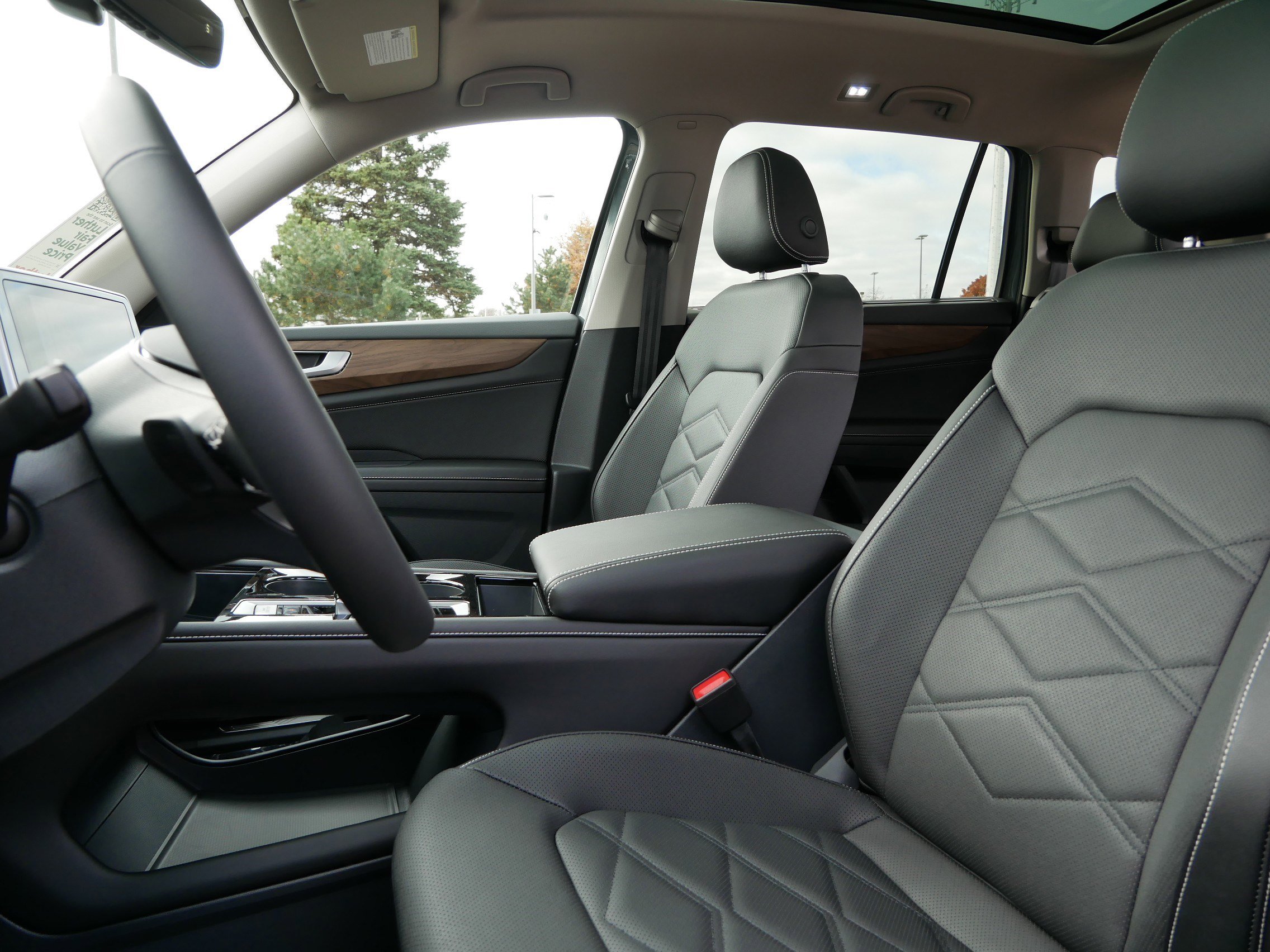 2026 Volkswagen Atlas SE Technology photo 3