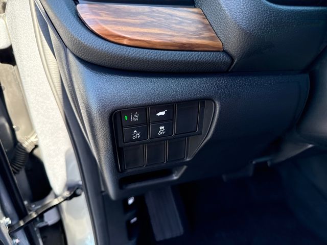 2022 Honda CR-V Touring photo 14