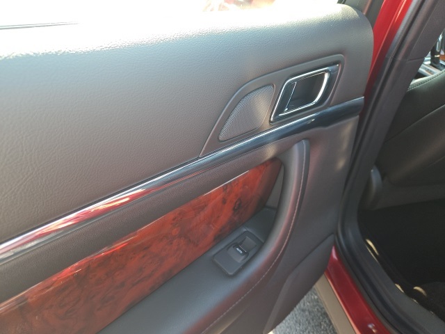 2015 Lincoln MKS EcoBoost photo 21