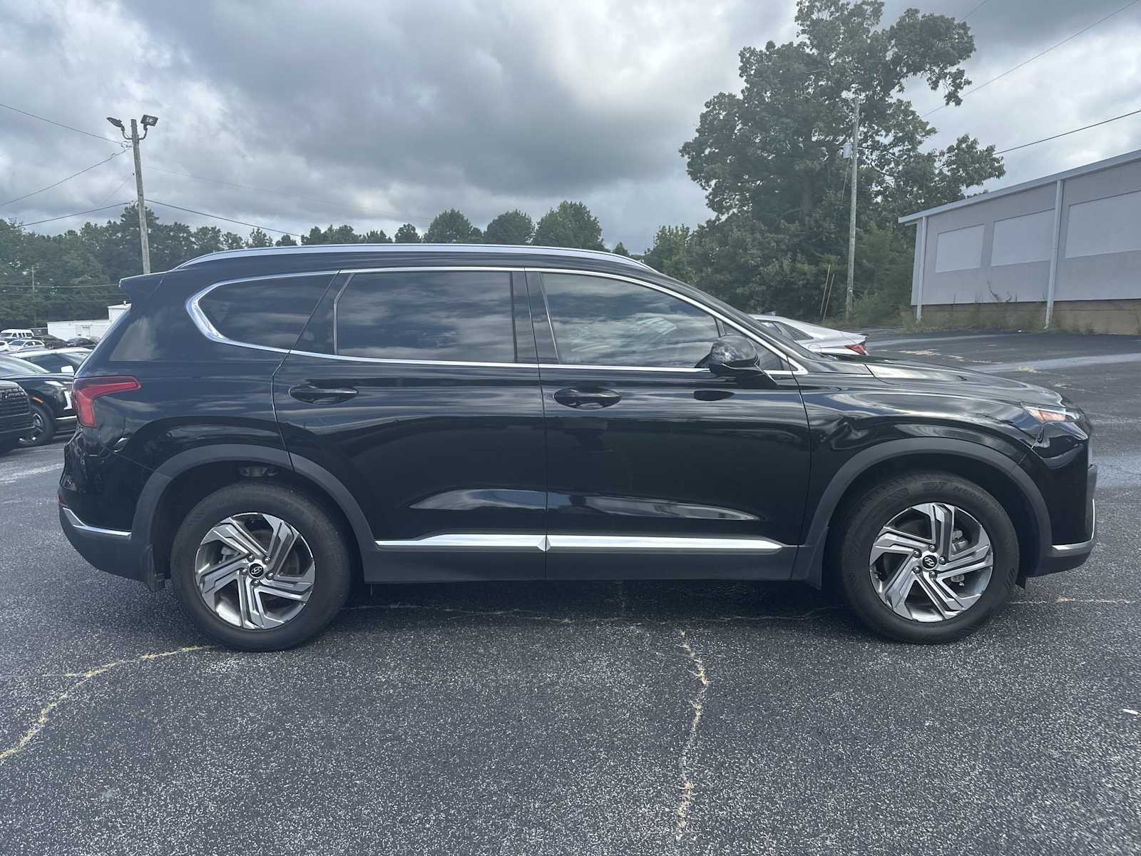2022 Hyundai Santa Fe SEL photo 3