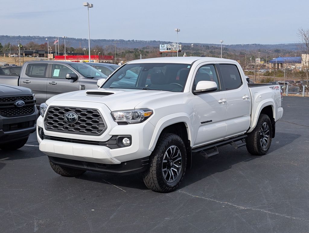 2021 Toyota Tacoma TRD Sport photo 2