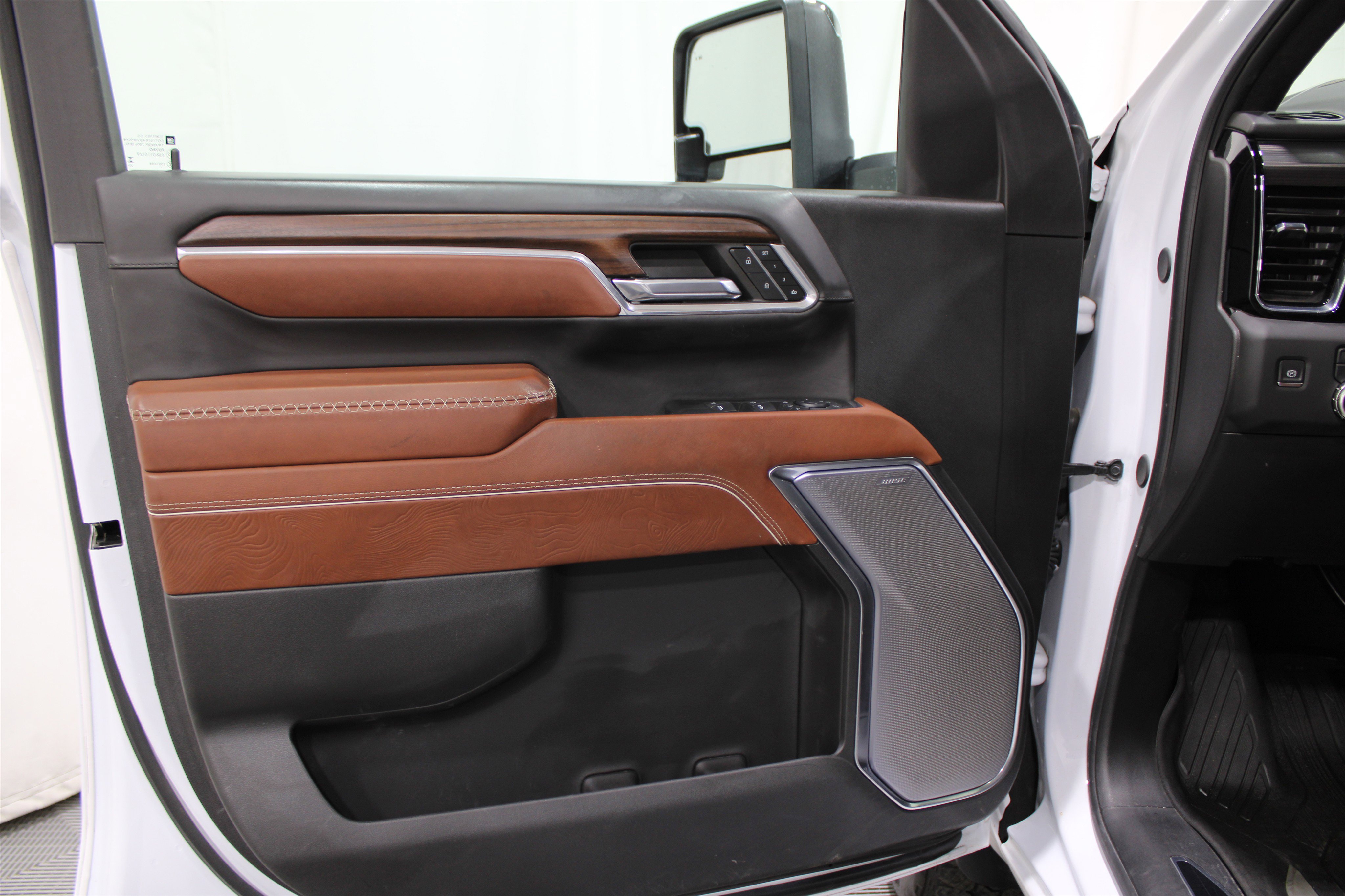 2024 Gmc Sierra 3500 HD Denali Ultimate photo 4