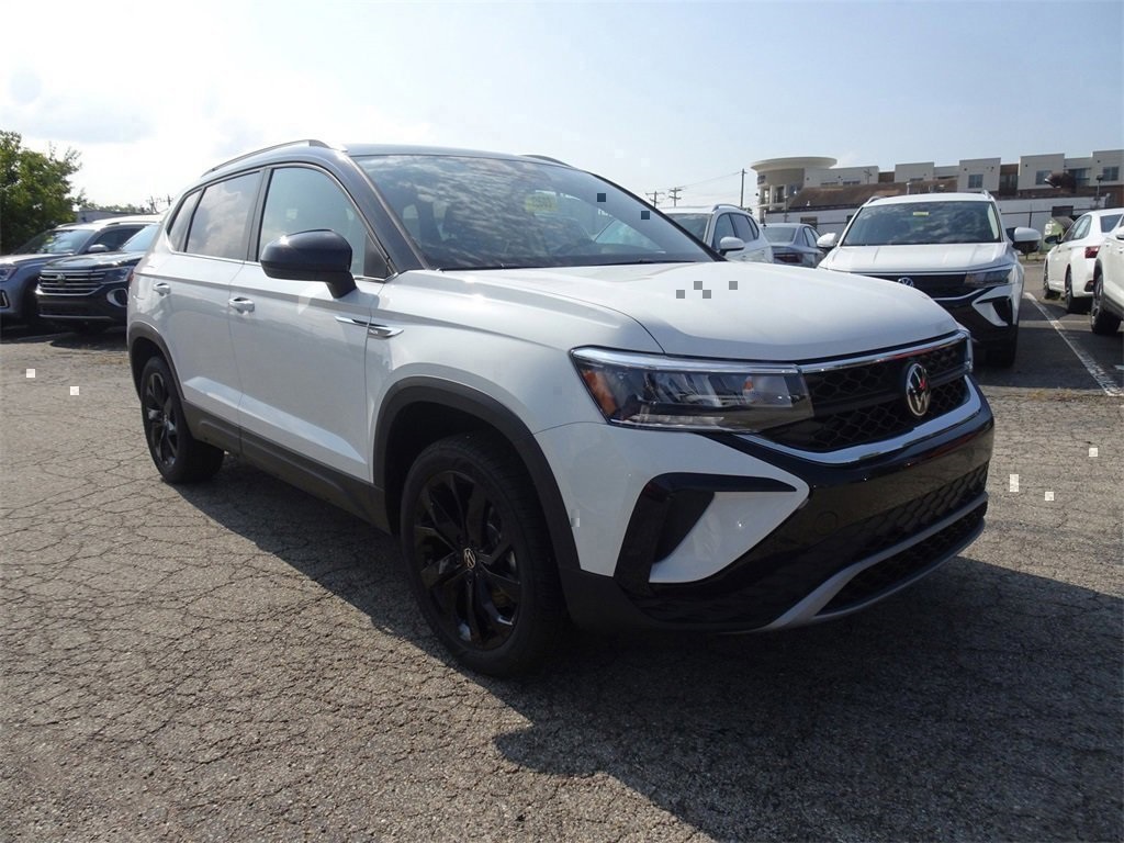 2024 Volkswagen Taos SE photo 8