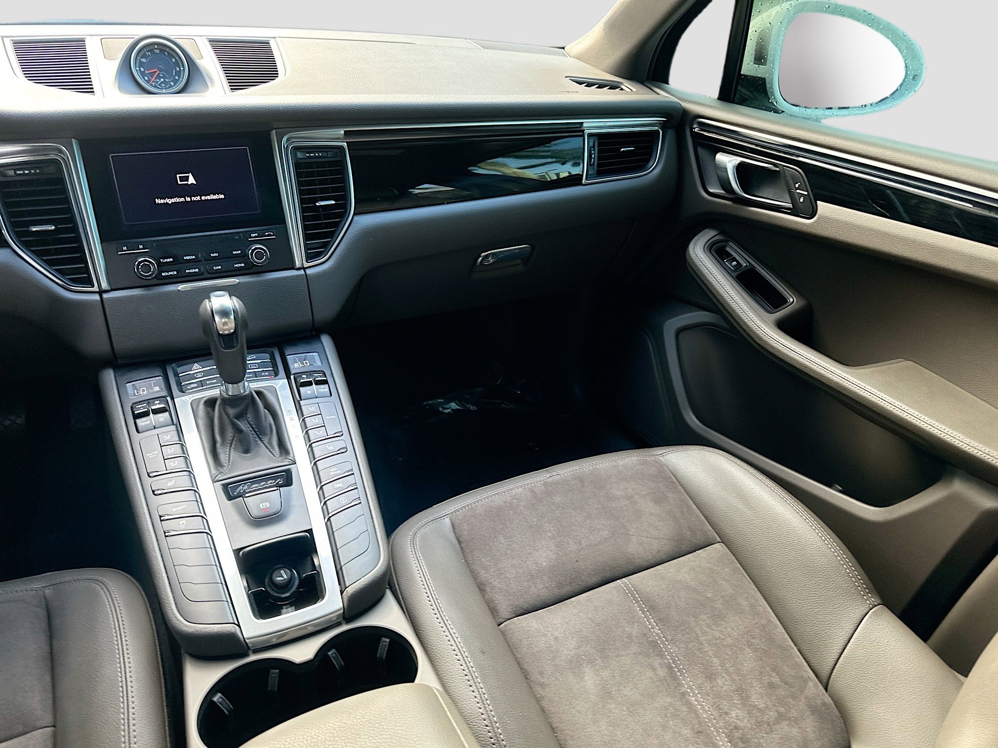 2018 Porsche Macan photo 22