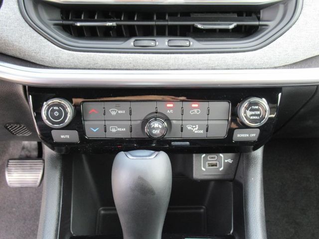 2025 Jeep Compass Latitude photo 23