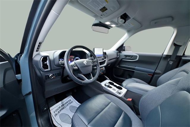 2023 Ford Bronco Sport Outer Banks photo 2