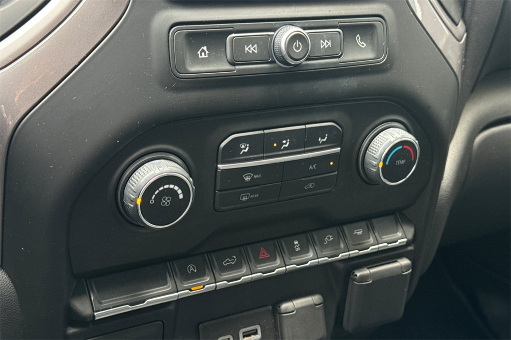 2021 Chevrolet Silverado 1500 Custom photo 16