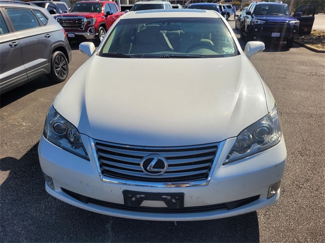 2011 Lexus ES 350 photo 2