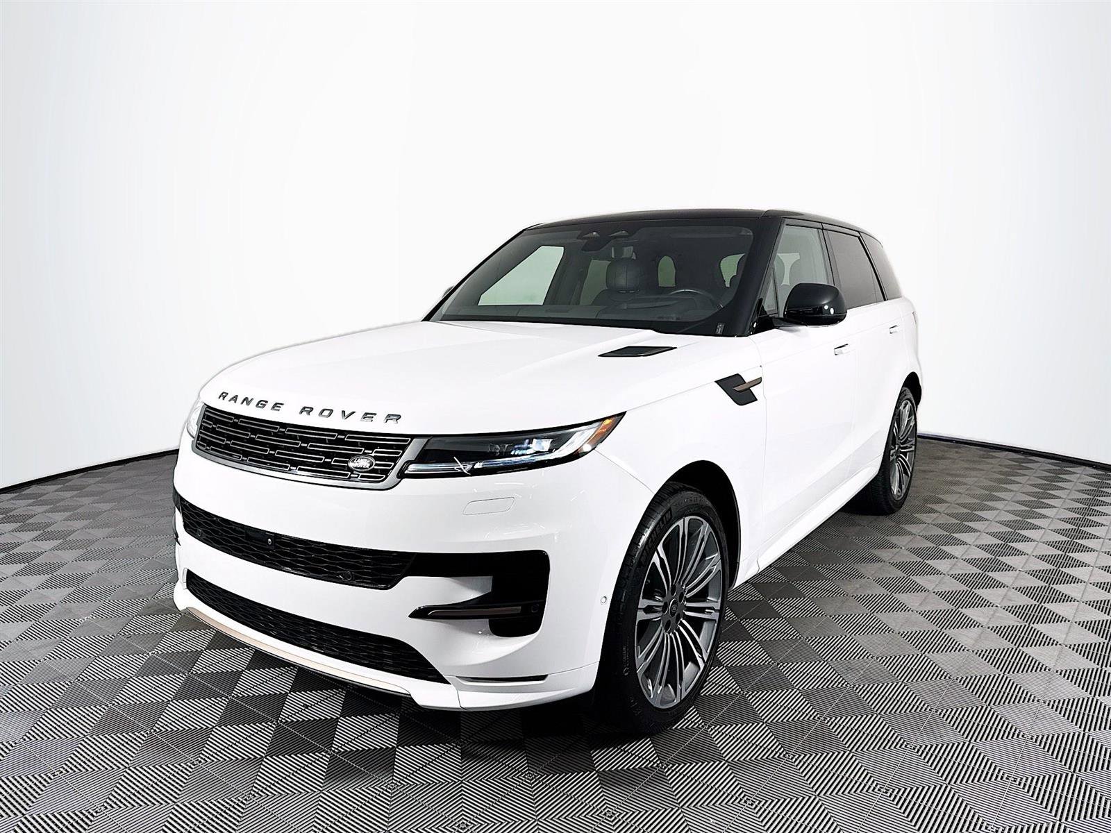 2024 Land Rover Range Rover Sport SE photo 3