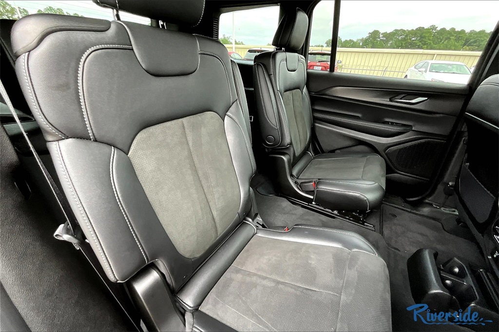 2025 Jeep Grand Cherokee Altitude X photo 22
