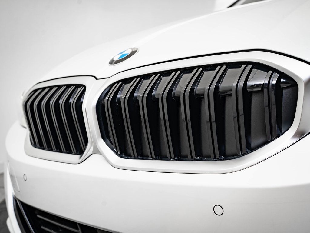 2025 Bmw 330i 330i xDrive photo 3