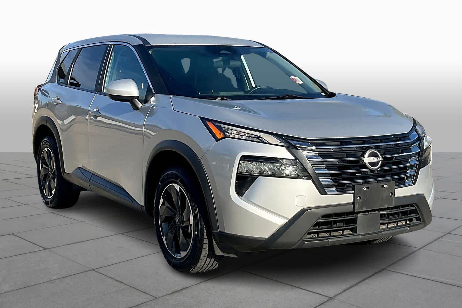 2024 Nissan Rogue SV photo 2
