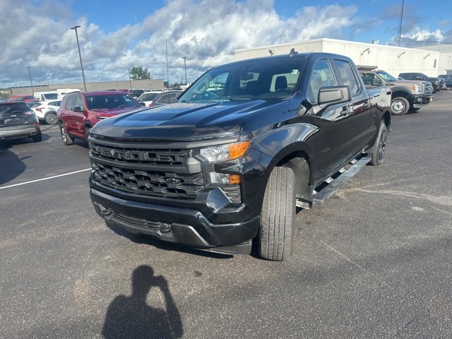 2023 Chevrolet Silverado 1500 Custom photo 3