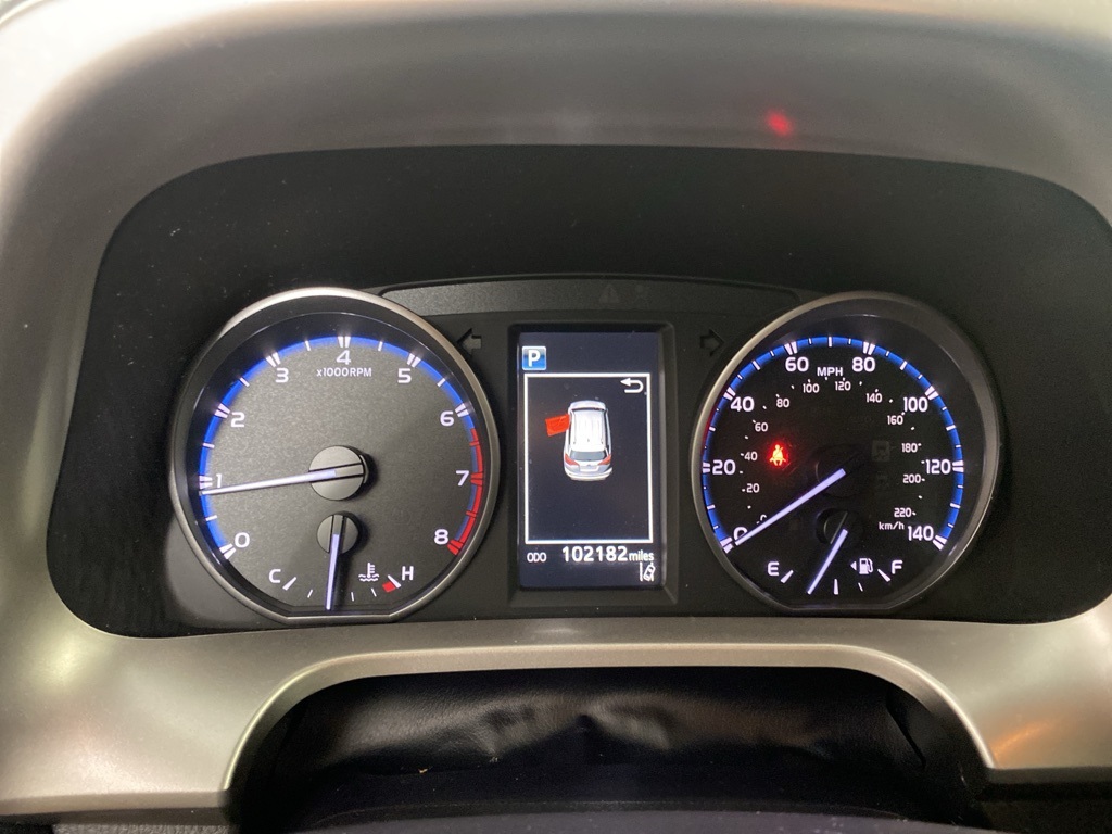 2018 Toyota RAV4 LE photo 17