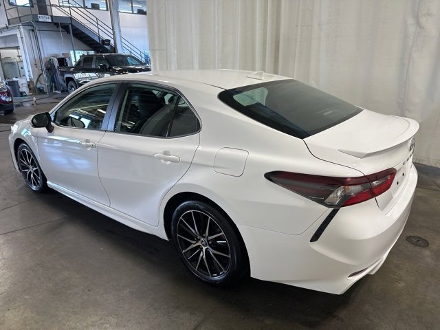 2024 Toyota Camry SE photo 6