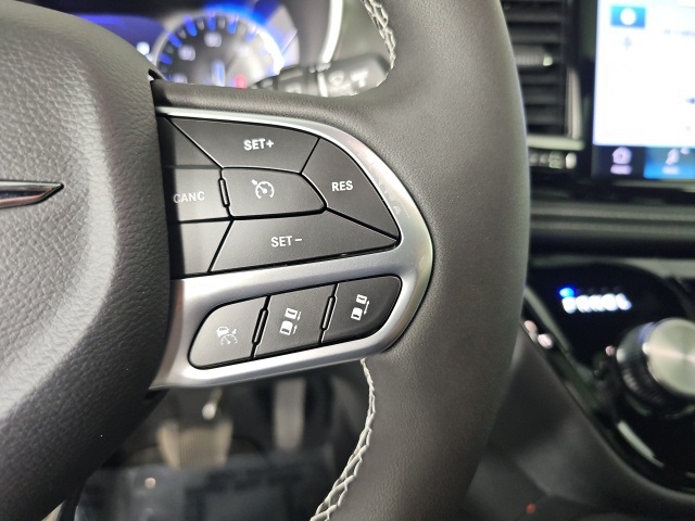 2026 Chrysler Pacifica photo 17