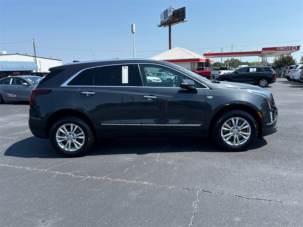 2023 Cadillac XT5 Luxury photo 2