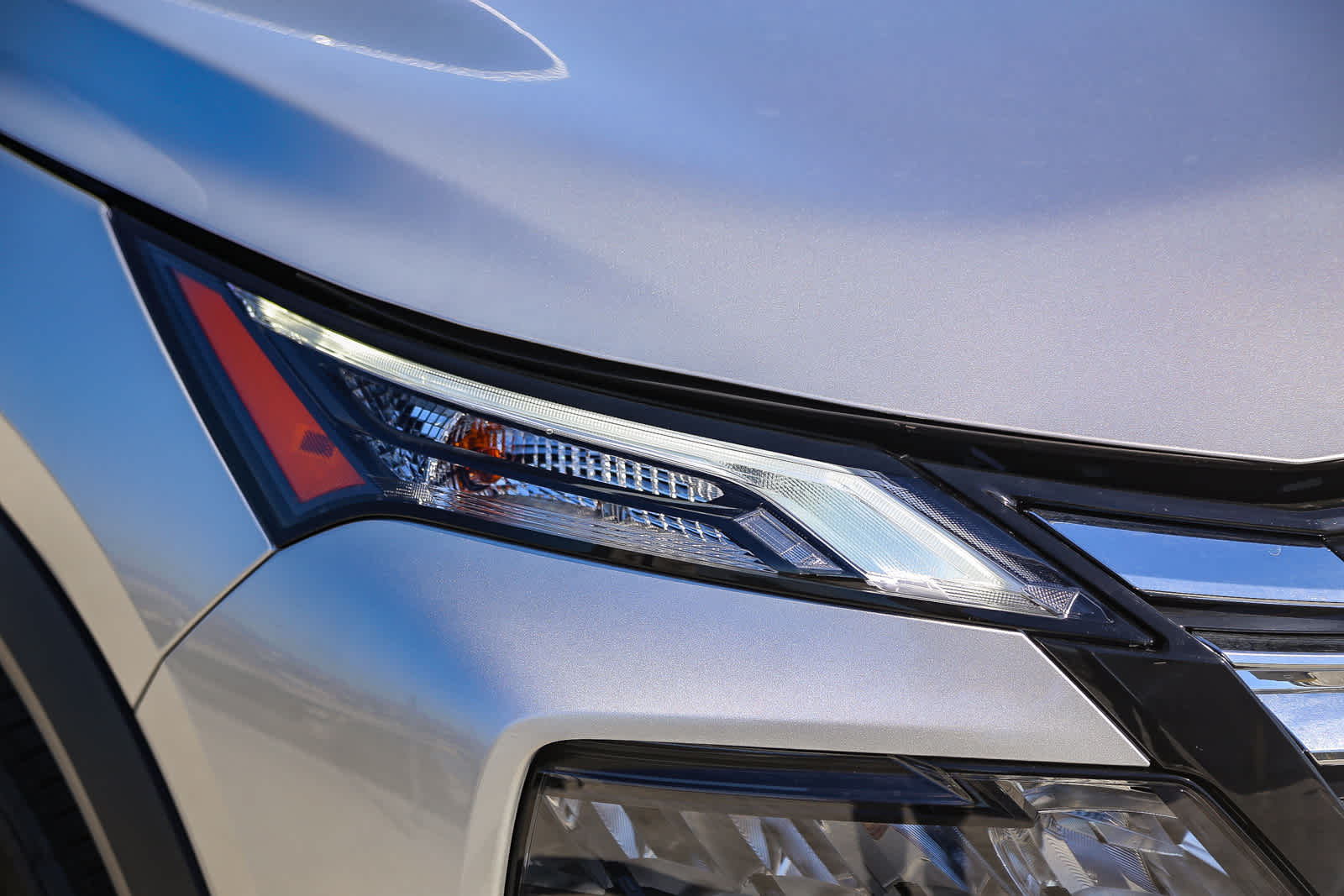 2025 Nissan Rogue SV photo 4