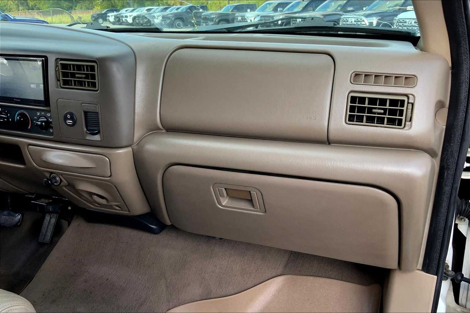 2001 Ford F-350 photo 16