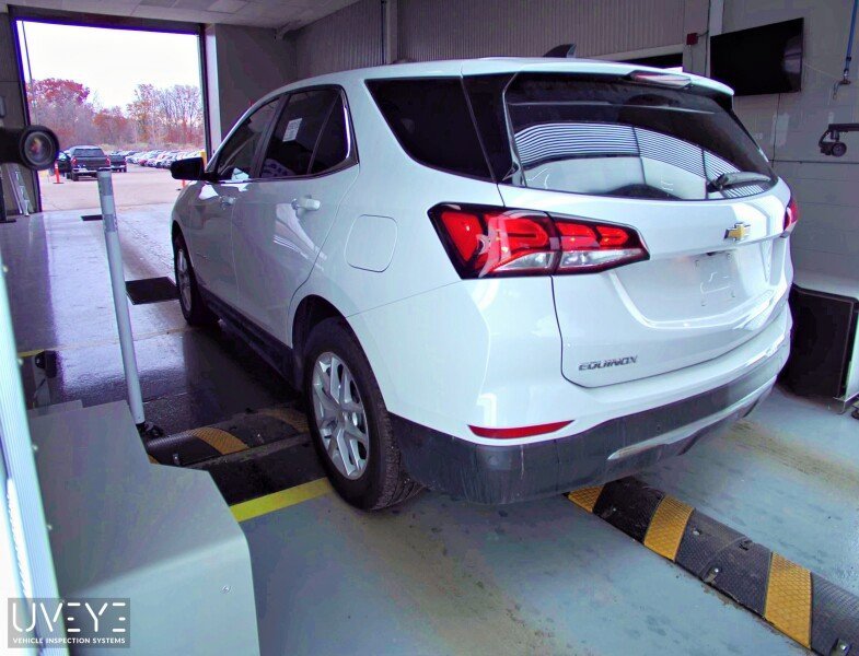 2024 Chevrolet Equinox LT photo 3