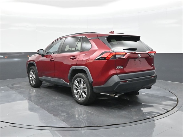 2021 Toyota RAV4 XLE Premium photo 4