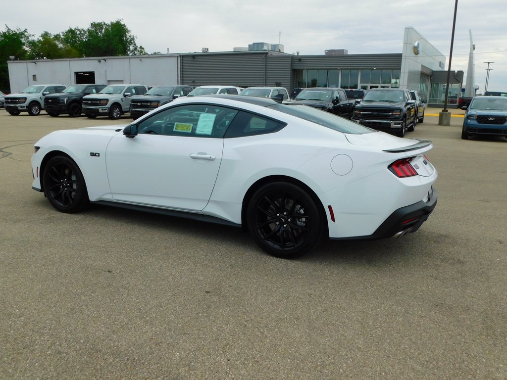 2025 Ford Mustang GT Premium photo 5