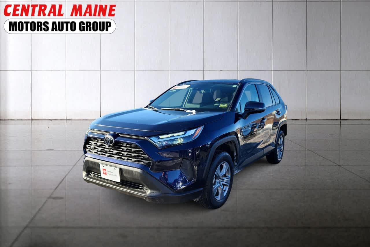 2025 Toyota RAV4 XLE's photo