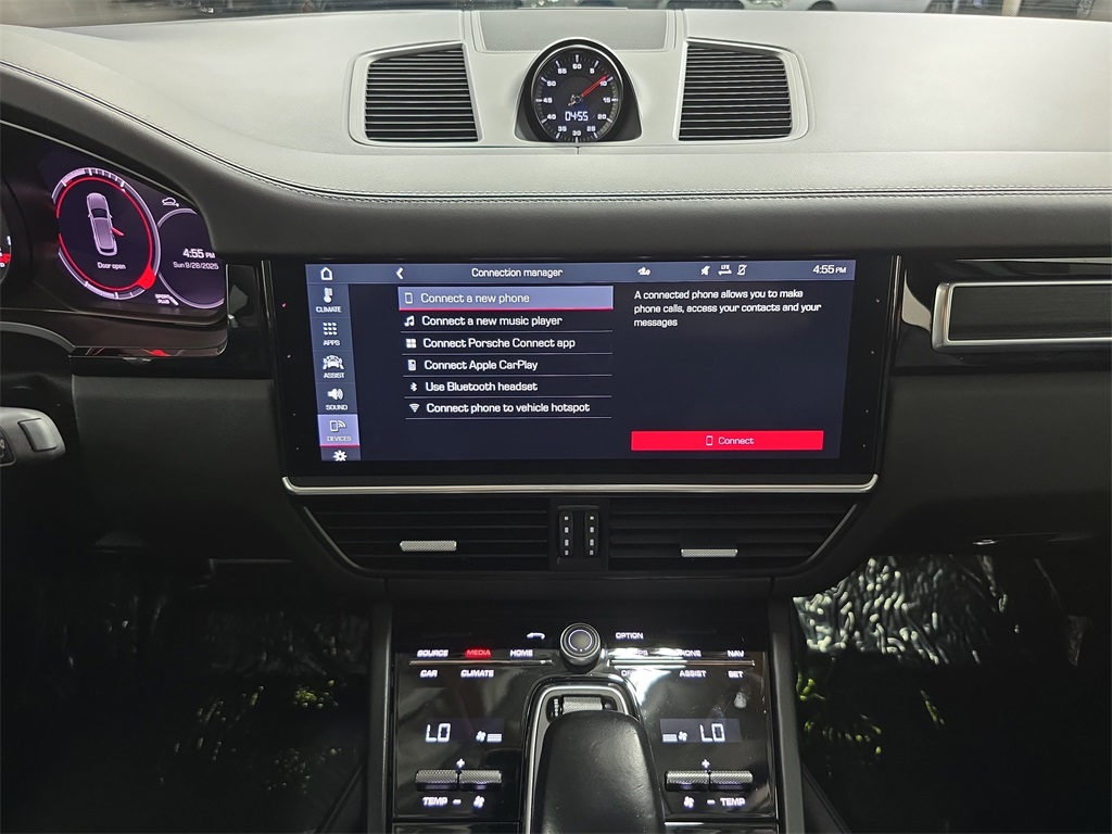 2021 Porsche Cayenne GTS photo 14