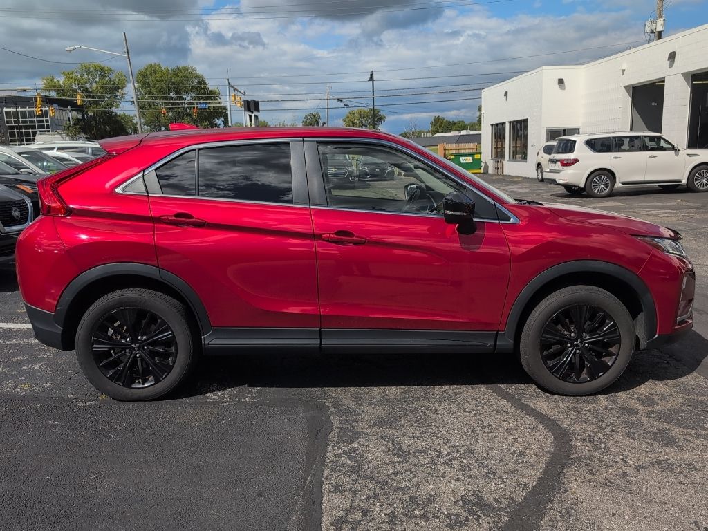 2019 Mitsubishi Eclipse Cross LE photo 3