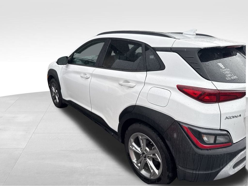 2022 Hyundai Kona SEL photo 3