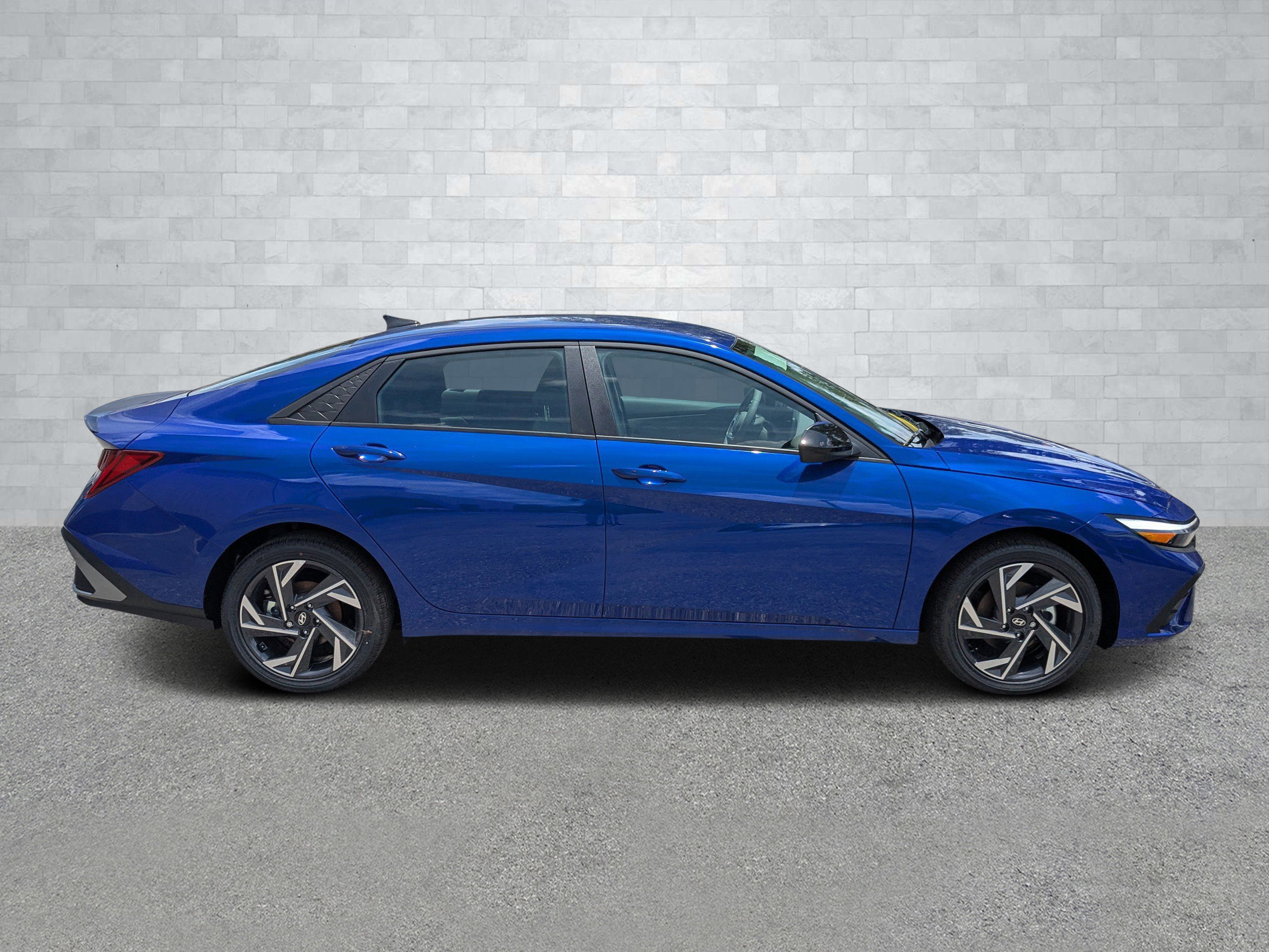2025 Hyundai Elantra Hybrid SEL photo 2