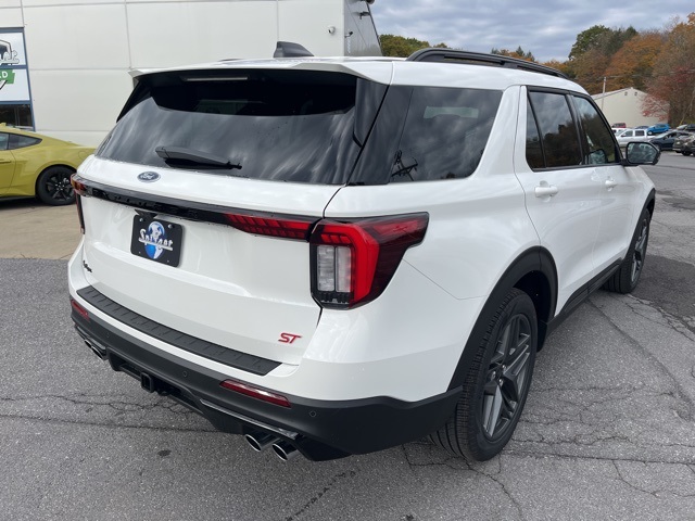 2026 Ford Explorer ST photo 4