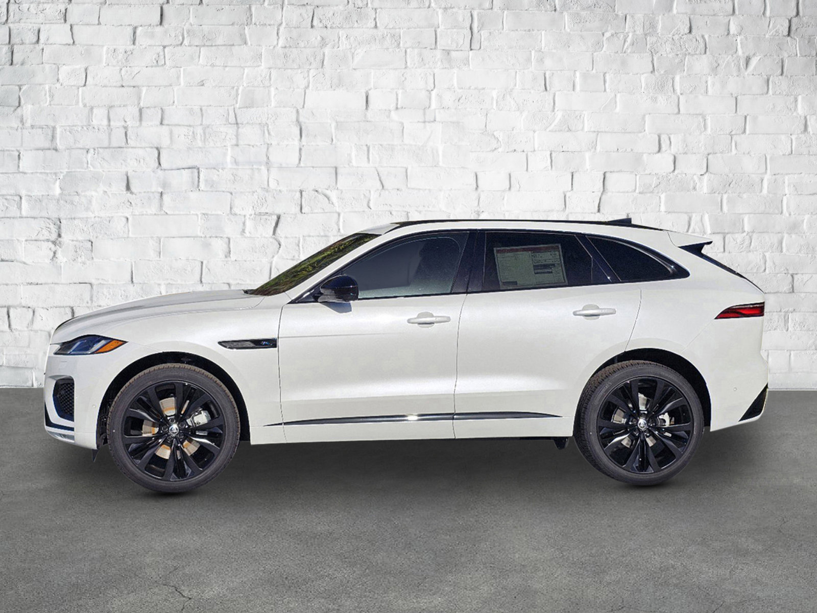 2025 Jaguar F-PACE P400 R-Dynamic S photo 4