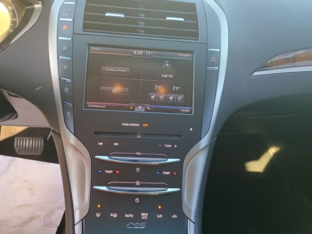 2013 Lincoln MKZ photo 15