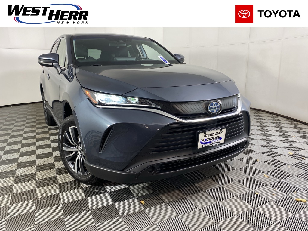 2021 Toyota Venza LE's photo