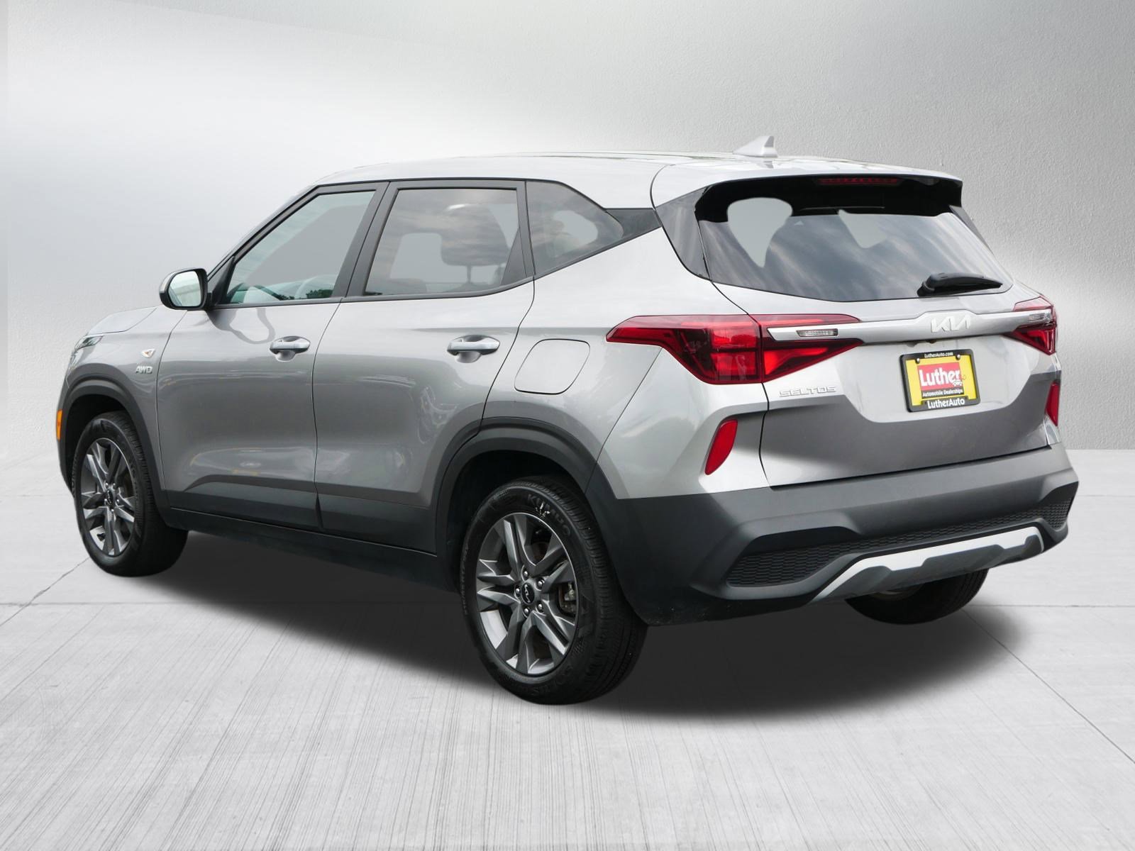 2023 Kia Seltos LX photo 4