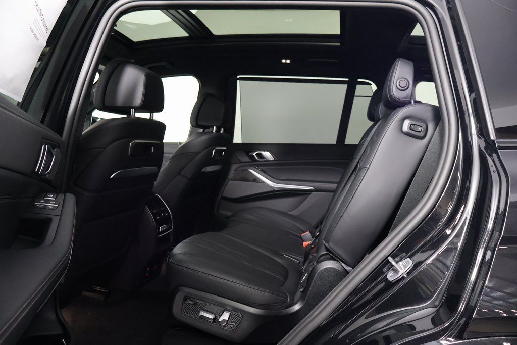 2026 Bmw X7 M60i photo 6