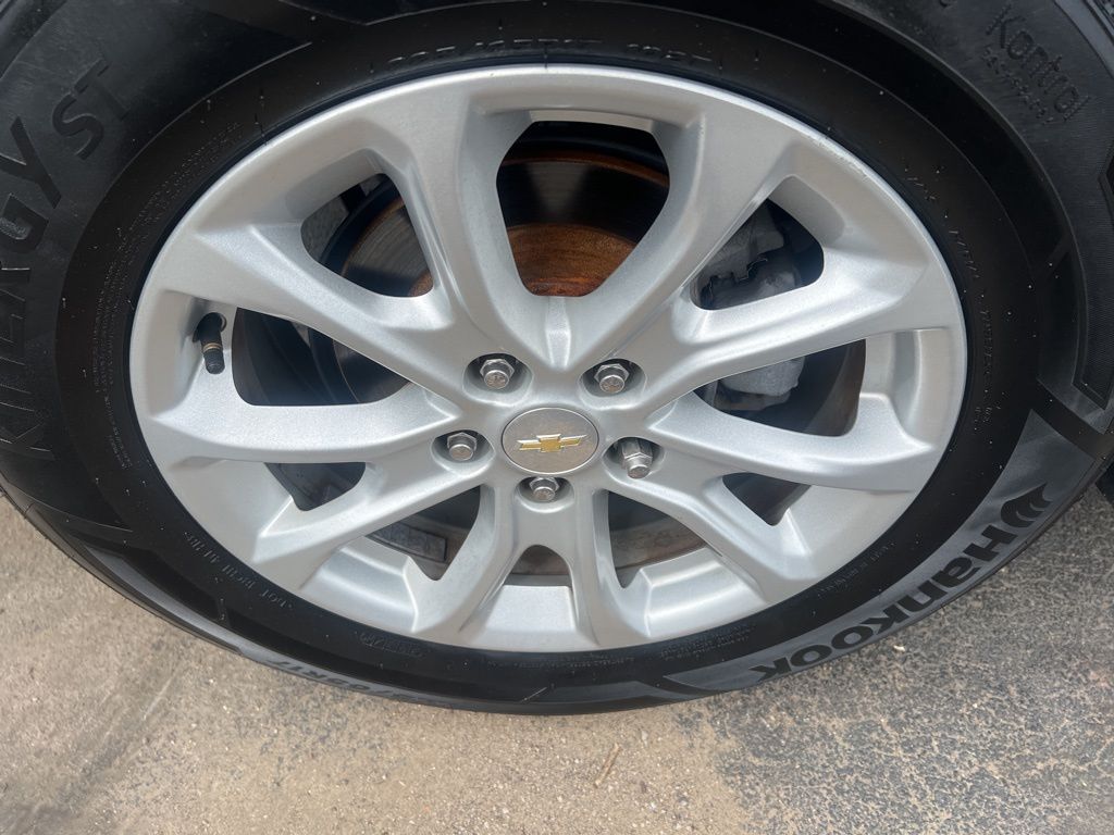 2019 Chevrolet Equinox LT photo 32