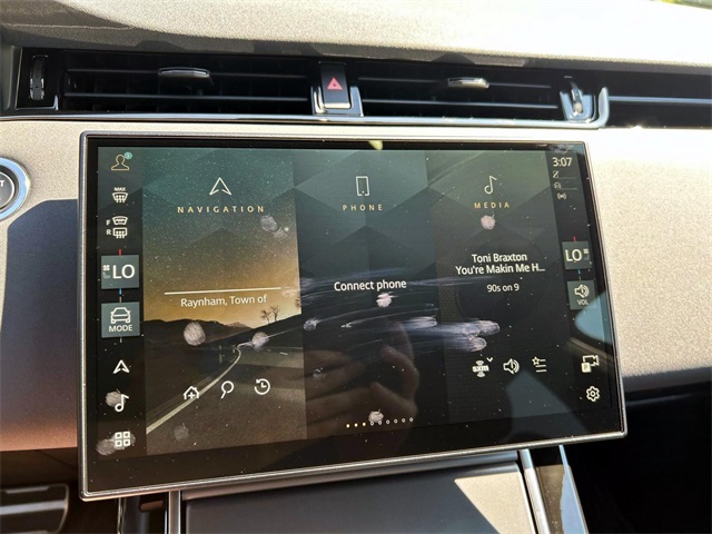 2024 Land Rover Range Rover Evoque Dynamic SE photo 28