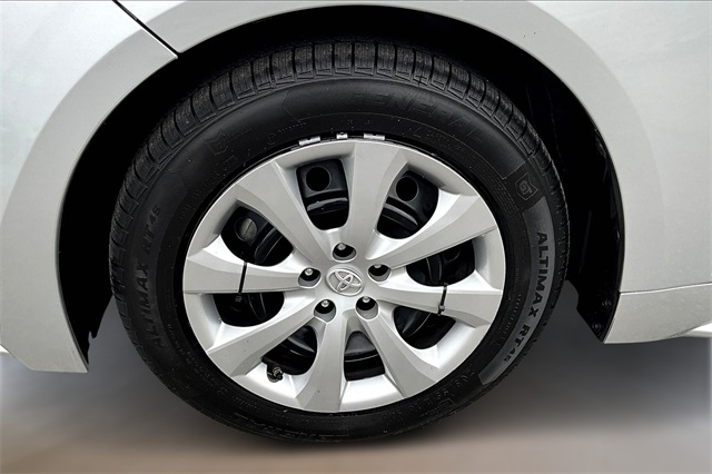 2022 Toyota Corolla LE photo 8