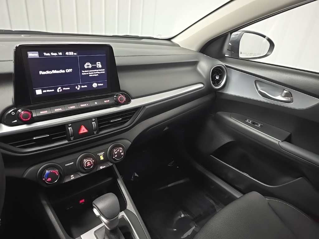 2023 Kia Forte LXS photo 22